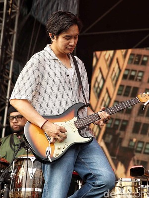 Sore Romantis Bareng MALIQ & DEssentials di The Sound Project 2025