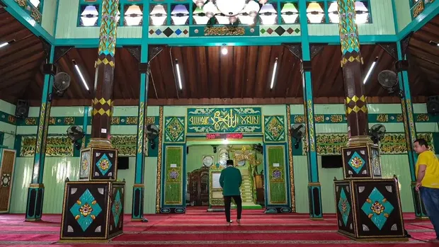 Masjid Sultan Suriansyah. Foto: Laman Kemenparekraf/Cagar Budaya/Kecamatan Banjarmasin Utara