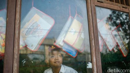 Menimba Ilmu di Himpitan Proyek Tol Japek II