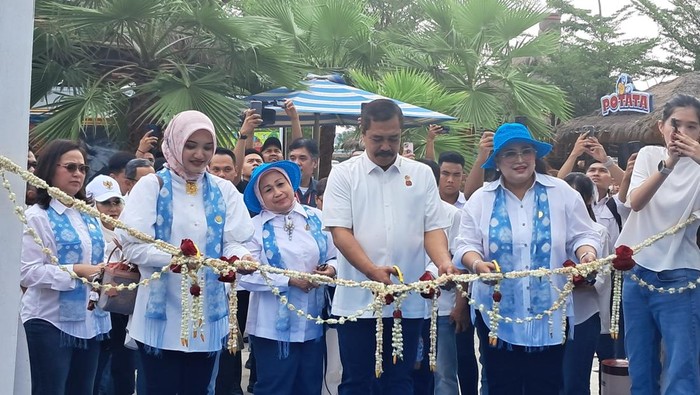 Menteri Imigrasi dan Pemasyarakatan (Imipas) Agus Andrianto membuka Indonesian Prison Products and Art Festival (IPPA Fest) 2025, di kawasan PIK 2, Tangerang, Banten, Jumat (8/8/2025). Menteri Agus berharap karya narapidana atau warga binaan bisa diterima oleh pasar.