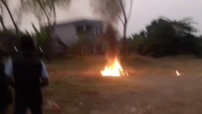 Motor milik curanmor dibakar di Gresik