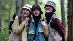 Serunya... Natasha Rizki Mendaki Gunung Batur Bareng Dian Ayu dan Ratna Galih Serunya... Natasha Rizki Mendaki Gunung Batur Bareng Dian Ayu dan Ratna Galih