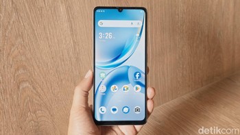Nubia A36 mengusung layar IPSLCD6,75 inch resolusiHD+. Menariknya diberikan dukungan refresh rate 90Hz memberikan kenyamanan visual. Foto: Adi Fida Rahman/detikINET