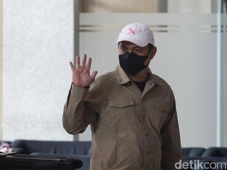 Ditangkap Usai Rakernas NasDem, Bupati Koltim Abdul Azis Tiba di KPK