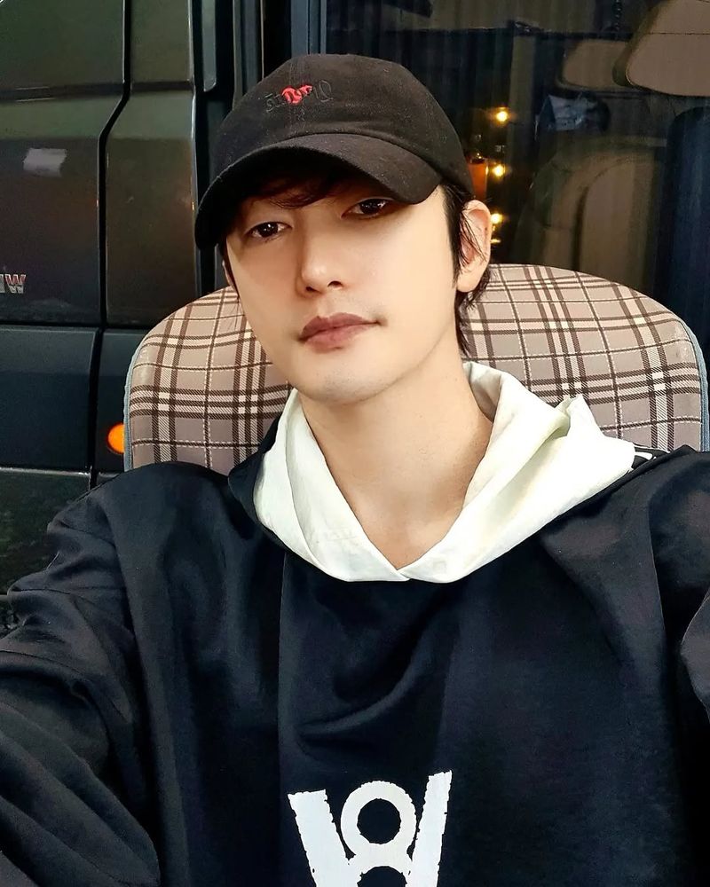 Aktor Korea Selatan Park Si Hoo.