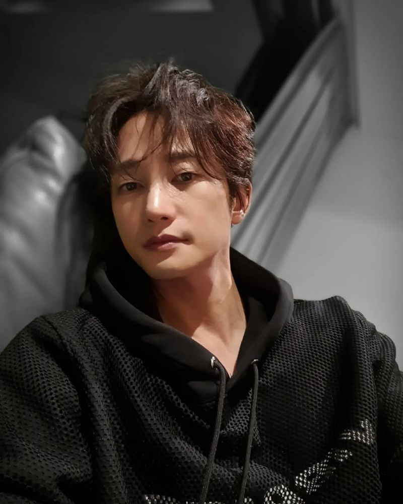 Aktor Korea Selatan Park Si Hoo.