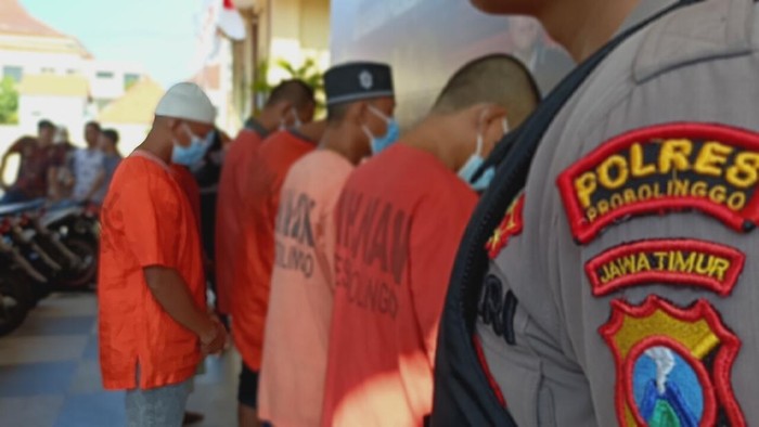Seorang guru di Probolinggo dtangkap karena mencuri kotak amal