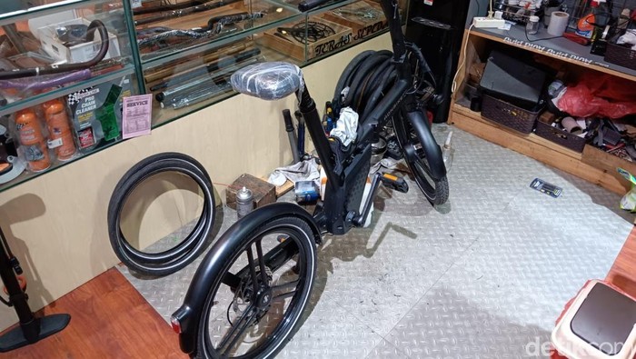 Penjualan Sepeda Brompton