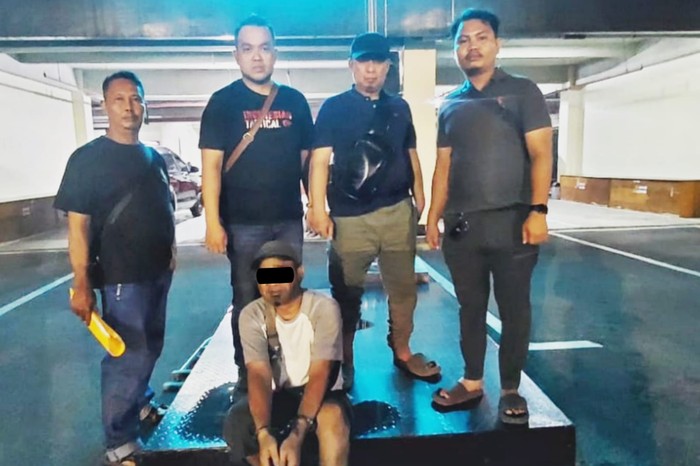 Pesona Vespa klasik memang menggoda. Daya tarik itu dipakai AWP (39) secara licik. Puluhan orang ditipu hingga AWP meraup duit miliaran. (dok Ist)