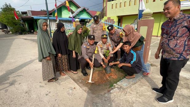 Polres Kepulauan Meranti gencar sosialisasi Green Policing dan tanam pohon di sekolah-sekolah, Jumat (8/8/2025).