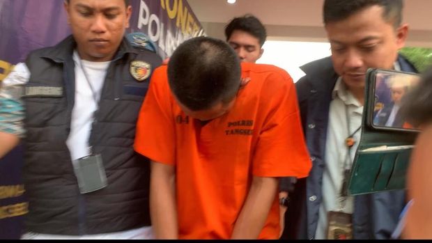 Polres Tangsel menggelar konferensi pers kasus penganiayaan bocah 4 tahun hingga tewas.