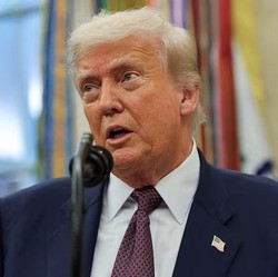 Donald Trump Nimbrung Kehebohan Tunangan Taylor Swift-Travis Kelce