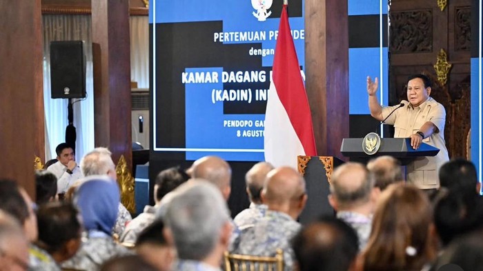 Presiden Prabowo Subianto memberikan arahan kepada para anggota Kamar Dagang dan Industri (KADIN) Indonesia.