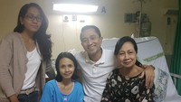 Hi Mbak... Tugas Mbak Santi sudah selesai di dunia ini.. meski rasa kehilangan begitu besar tapi yang penting Mbak Santi udah nggak sakit lagi... kita semua bakalan merindukan Mbak Santi .. sekarang Mbak Santi sudah tenang dalam kedamaian abadi.. Rest In Love Mbak, dan peluk erat buat papa ya .. Love you much Mbak, tulis Lukman Sardi dikutip detikcom, Sabtu (9/8/2025). Foto: dok instagram Lukman Sardi