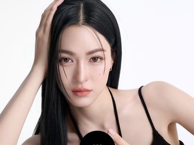 Artis Thailand Ini Cetak Sejarah Jadi Brand Ambassador Makeup Korea Pertama