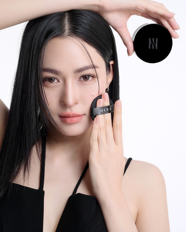 Begini penampilan cantiknya dalam iklan cushion. Foto: Instagram @linglingkwong