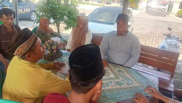 Suasana saat ijab kabul di Mapolsek Palas.