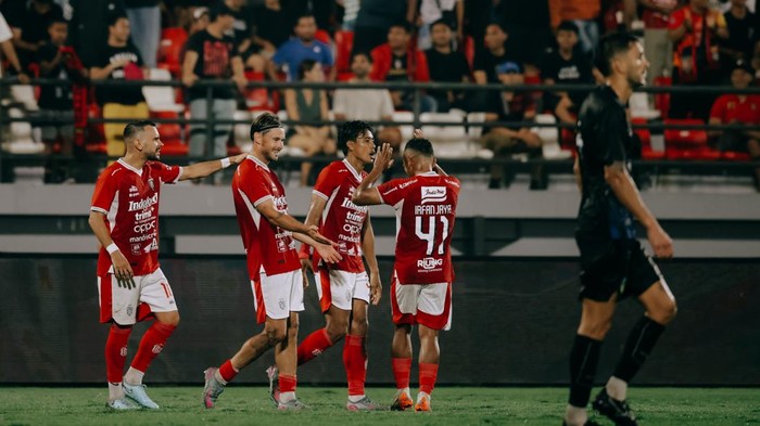 Thijmen Goppel (dua dari kiri) tak sabar debut bersama Bali United di Super League 2025/2026.