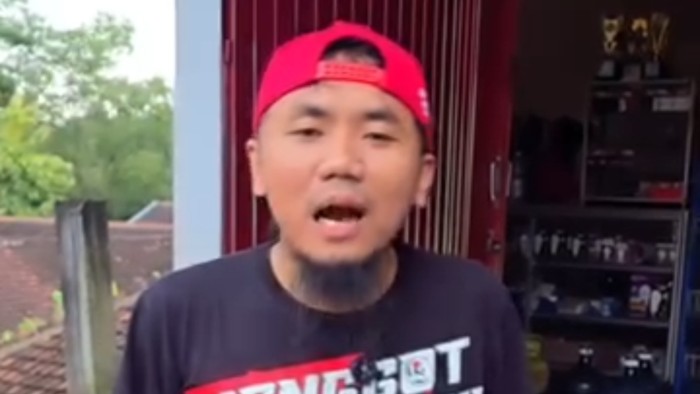 YouTuber Mustofa Kepala Jenggot