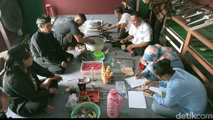 Banyak warga bergelar raden di Kelurahan Karadenan, Cibinong, Kabupaten Bogor