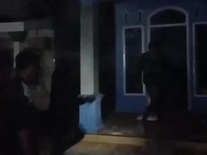 Rumah Terduga Pembunuh Bocah 7 Tahun di Pasuruan Dirusak Warga