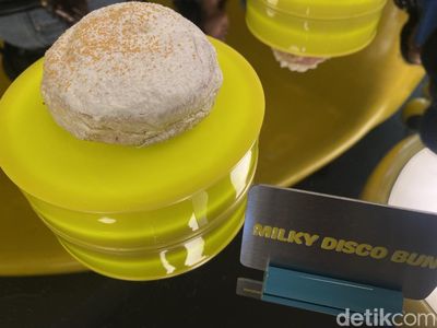 Baru! Donat Crispy di Blok M Milik Putra Kembar Tory Burch
