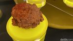Baru! Donat Crispy di Blok M Milik Putra Kembar Tory Burch