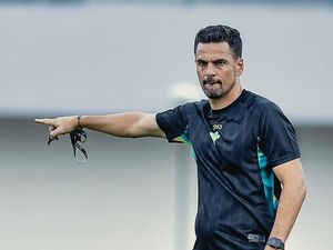 Debut Carlos Pena di Persita, Langsung Hadapi Mantan