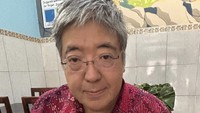 Momen menarik lain adalah ketika Masaki Yasushi kulineran. Para akhir Juli 2025, ia terlihat mencicipi bakmi godog dan garang asem di Solo. Foto: Instagram jpnambasindonesia