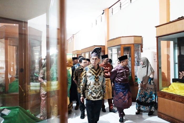Fadli Zon Tinjau Museum Sang Nila Utama, Bahas Pentingnya Penataan Pameran