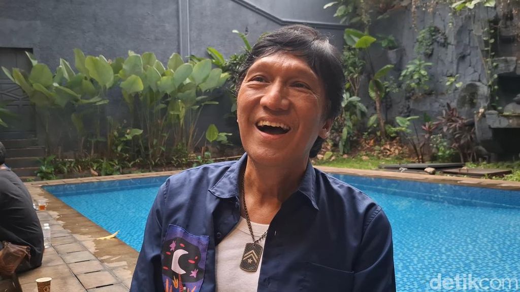 Ikang Fawzi Bebaskan Semua Orang Membawakan Lagu-lagunya