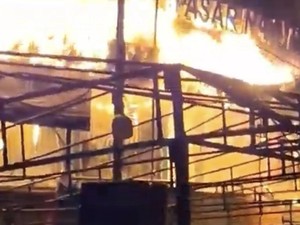 Video: Kebakaran Pasar Silungkang Sawahlunto, 10 Toko Hangus