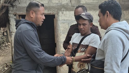 Kejari Kabupaten Kupang menangkap Sefanya Banao alias Sefa, terpidana kasus persetubuhan anak yang telah masuk dalam DPO selama empat tahun. (Foto: Dok. Kejari Kabupaten Kupang)