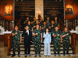 Menkomdigi Gaet TNI Kawal Bangun Akses Internet-Perangi Hoax