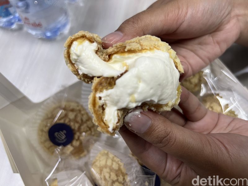 kue viral bentuk poop