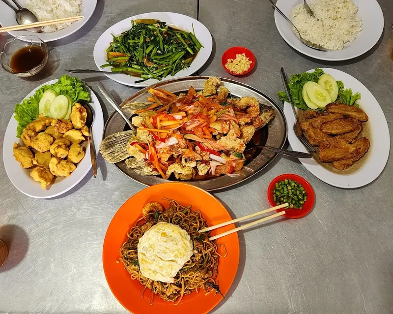 Kuliner di Pasar Pagi Asemka.
