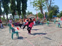 Serunya Lomba Ibu-Anak Berhadiah Alat dan Bumbu Dapur di Lamongan