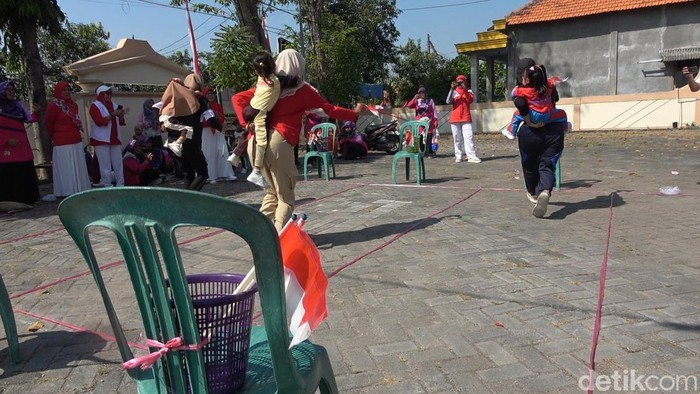 Lomba anak dan ibu di Lamongan berhadiah alat dan bumbu dapur Lomba anak dan ibu di Lamongan berhadiah alat dan bumbu dapur