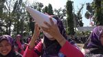 Gaya Ibu  Anak Lomba Agustusan Berhadiah Alat dan Bumbu Dapur