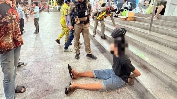 Mantan petinju Thailand membakar dua turis Malaysia
