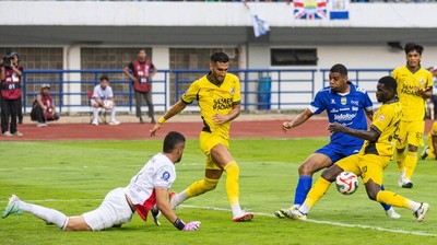 Persib Bandung Taklukkan Semen Padang 2-0 di GBLA