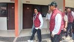 Potret Menkeu Sri Mulyani ke Sekolah Rakyat: Main Badminton-Jadi Dirigen