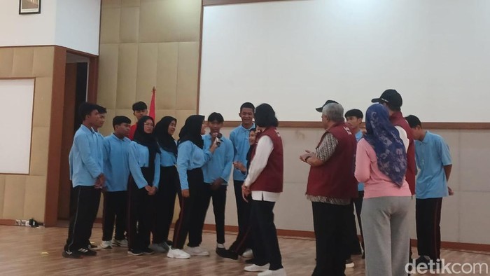Menkeu Sri Mulyani kunjungi SR MA 10 Jakarta Margaguna