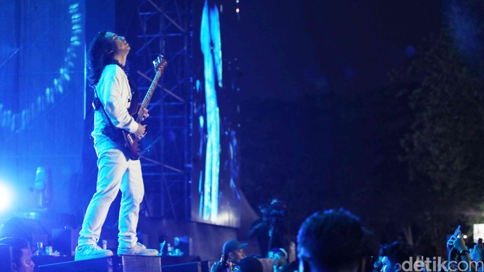 Band Barasuara tampil dalam The Sound Project 8 di Ecovention Ancol, Jakarta Utara, Jumat (8/8/2025) malam.