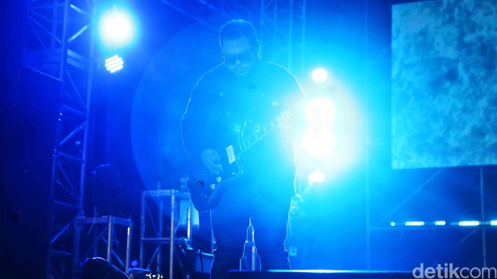 Band Barasuara tampil dalam The Sound Project 8 di Ecovention Ancol, Jakarta Utara, Jumat (8/8/2025) malam.