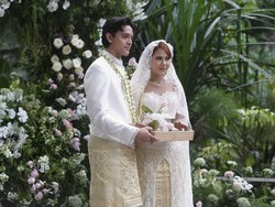 7 Pesona Nadin Amizah Jadi Pengantin Sunda, Cantik Dengan Riasan Soft Glam