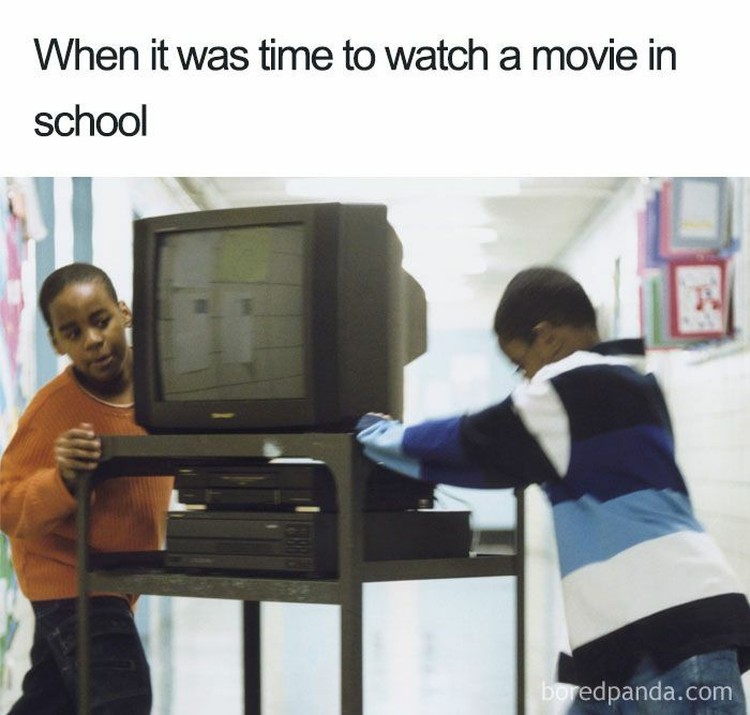 Buat kalian semua yang melewati tahun 90-an, pasti kamu bisa mengerti dan memahami deretan foto berikut. Ah, jadi nostalgia.