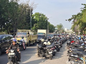 Parkir Liar Mal SKA jadi Biang Kemacetan, Dishub-Polisi Diminta Turun Tangan