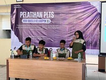 Petani Lamongan Belajar Tenaga Surya dari Mahasiswa KKN