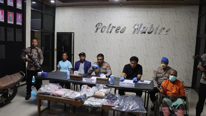 Pria berinisial IM (36) memperkosa dan membunuh bocah perempuan berusia 10 tahun di Pantai PLTMG Kalibobo, Kabupaten Nabire, Papua Tengah.